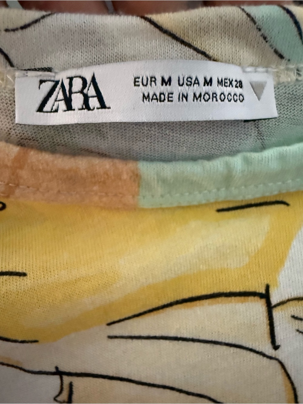 Zara Beach Ladies Illustrated Graphic Tee Size Medium - Picture 7 of 7